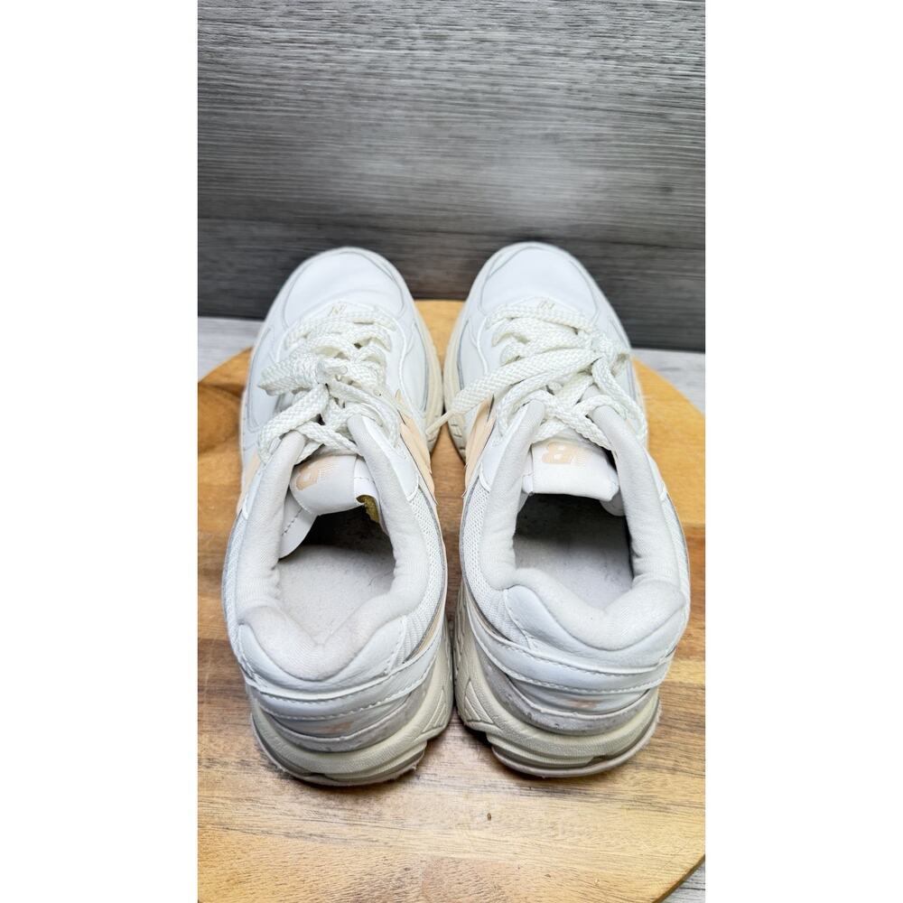 New Balance 2002R. White. Men’s Size 7 - Picture 7 of 10